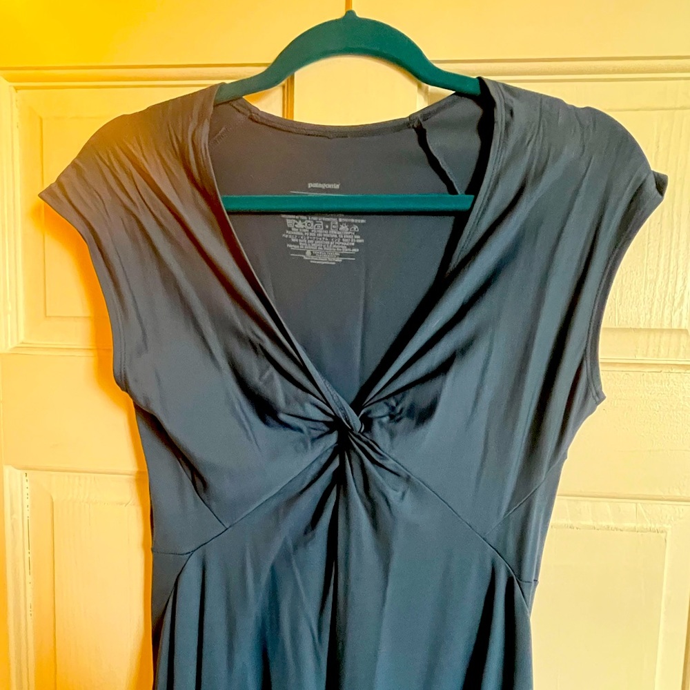Medium size cap sleeve Patagonia dress. Navy!